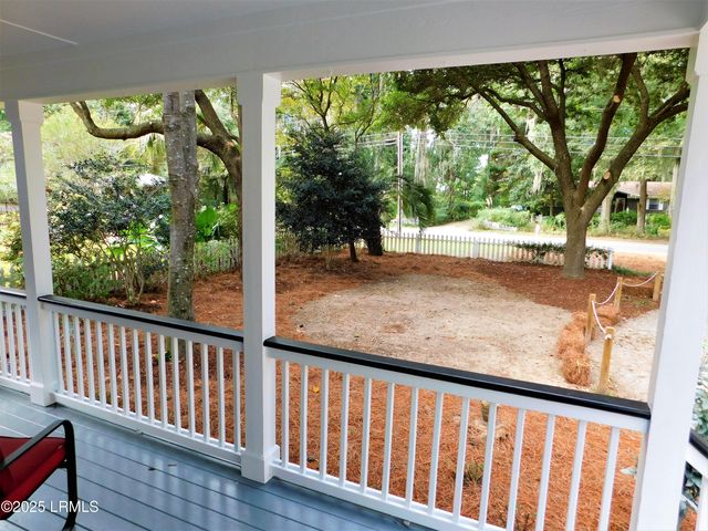 15 Meridian Road, Beaufort, SC 29907