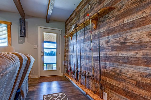792 E Taylor Lake Circle, Livingston, TX 77351