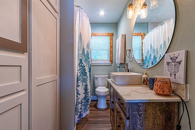 792 E Taylor Lake Circle, Livingston, TX 77351