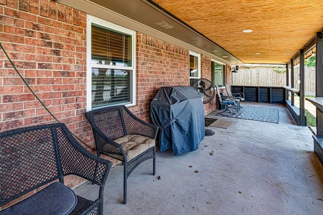 792 E Taylor Lake Circle, Livingston, TX 77351