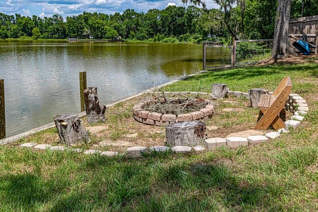792 E Taylor Lake Circle, Livingston, TX 77351
