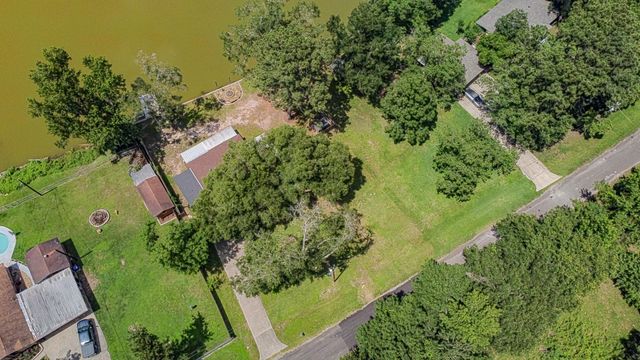 792 E Taylor Lake Circle, Livingston, TX 77351