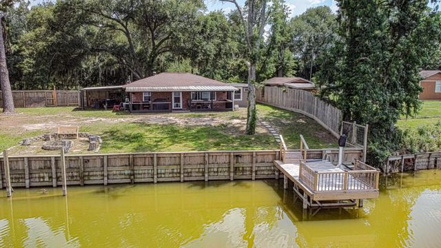 792 E Taylor Lake Circle, Livingston, TX 77351