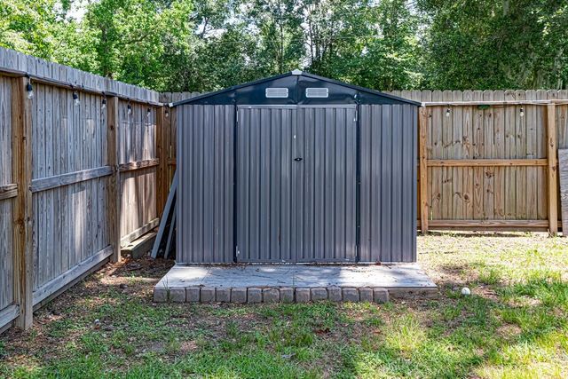 792 E Taylor Lake Circle, Livingston, TX 77351