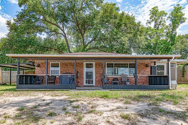 792 E Taylor Lake Circle, Livingston, TX 77351