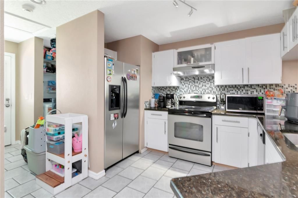 Image 11 of property listing at 7507 S WEST SHORE BOULEVARD, Tampa, FL 33616