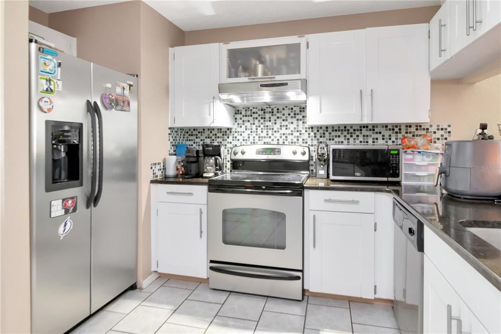 Image 12 of property listing at 7507 S WEST SHORE BOULEVARD, Tampa, FL 33616