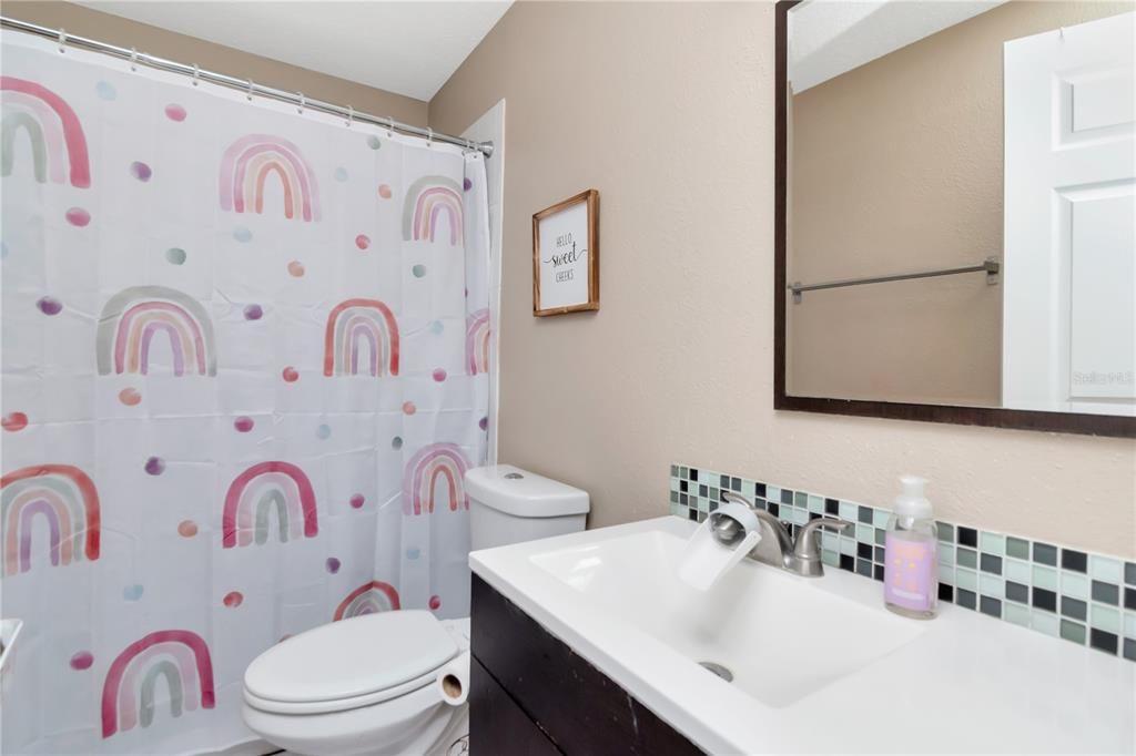 Image 15 of property listing at 7507 S WEST SHORE BOULEVARD, Tampa, FL 33616
