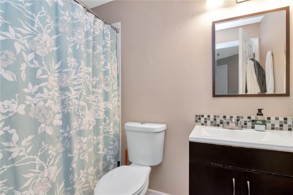 Image 18 of property listing at 7507 S WEST SHORE BOULEVARD, Tampa, FL 33616