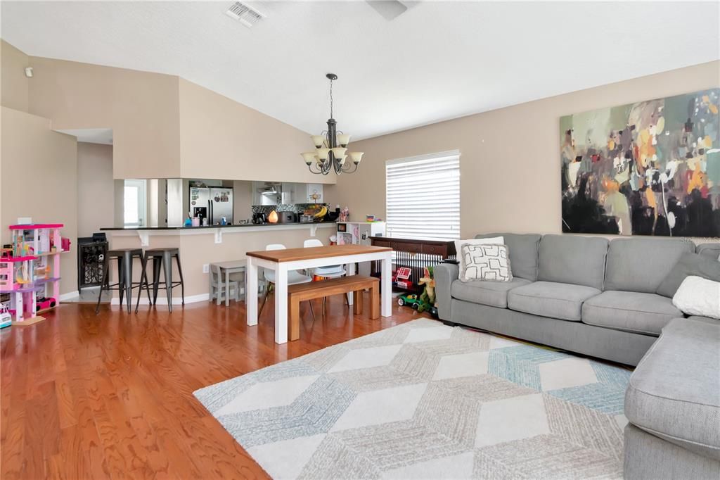 Image 2 of property listing at 7507 S WEST SHORE BOULEVARD, Tampa, FL 33616