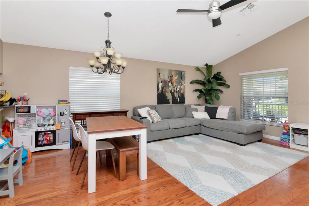 Image 7 of property listing at 7507 S WEST SHORE BOULEVARD, Tampa, FL 33616