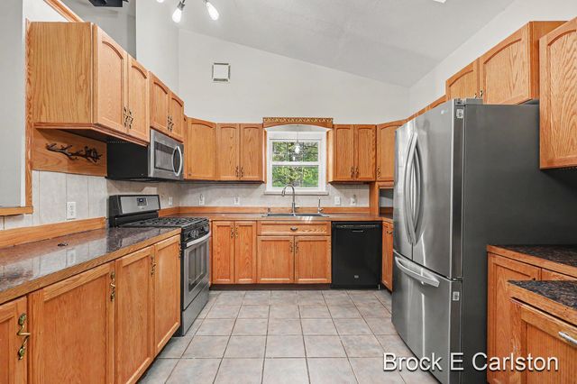 16944 136th Avenue, Nunica, MI 49448