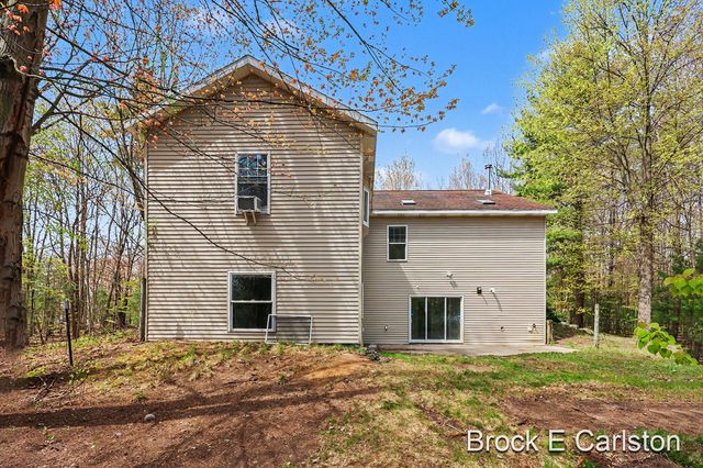 16944 136th Avenue, Nunica, MI 49448