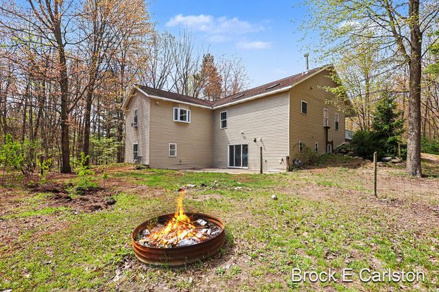16944 136th Avenue, Nunica, MI 49448