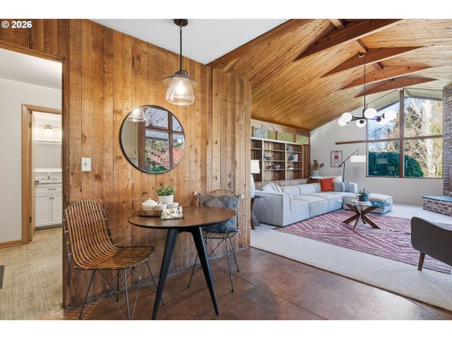 8845 Sw RAMBLER Ln, Portland, OR 97223