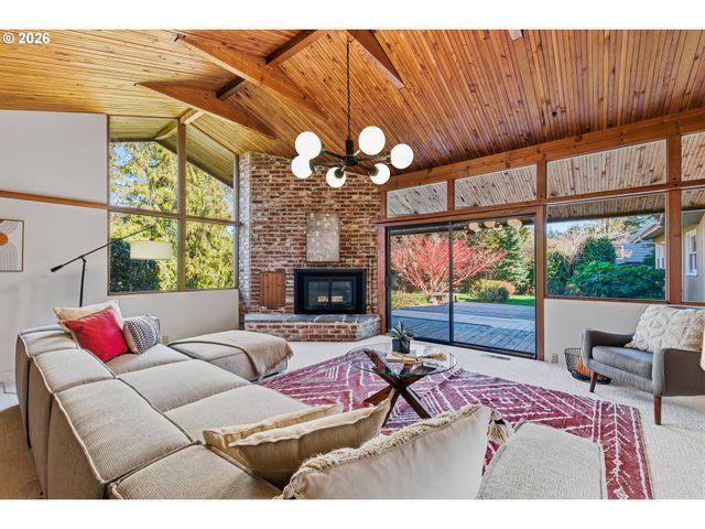 8845 Sw RAMBLER Ln, Portland, OR 97223