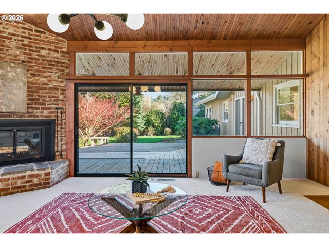 8845 Sw RAMBLER Ln, Portland, OR 97223