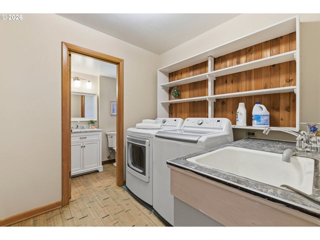 8845 Sw RAMBLER Ln, Portland, OR 97223