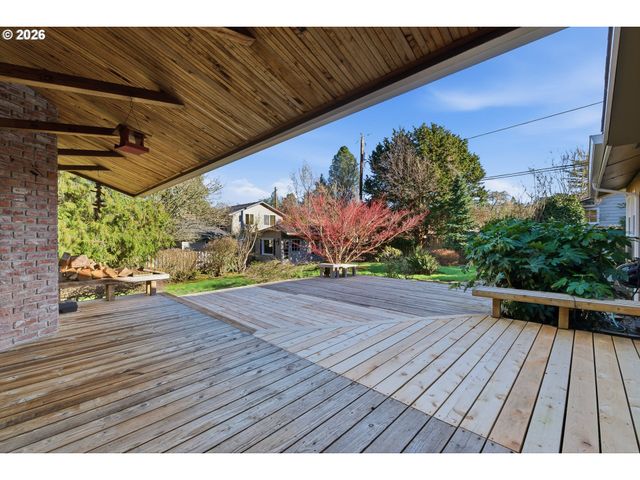 8845 Sw RAMBLER Ln, Portland, OR 97223