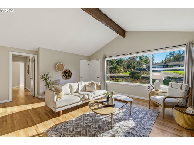 8845 Sw RAMBLER Ln, Portland, OR 97223