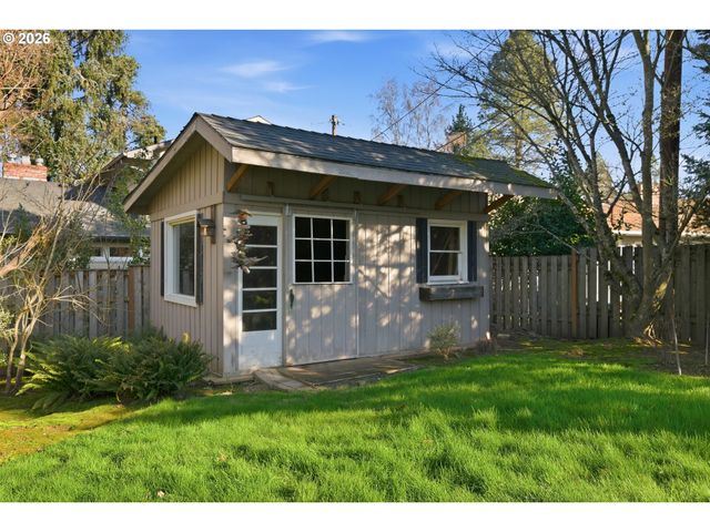 8845 Sw RAMBLER Ln, Portland, OR 97223