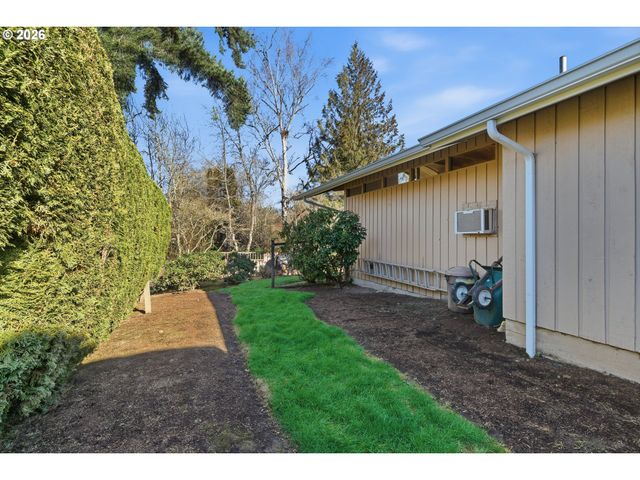 8845 Sw RAMBLER Ln, Portland, OR 97223