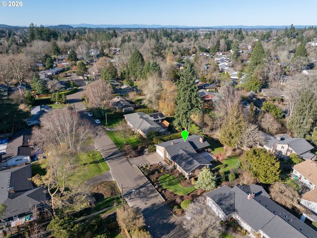 8845 Sw RAMBLER Ln, Portland, OR 97223