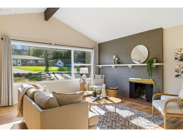 8845 Sw RAMBLER Ln, Portland, OR 97223