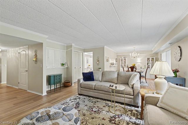 18327 University Park Drive, Livonia, MI 48152