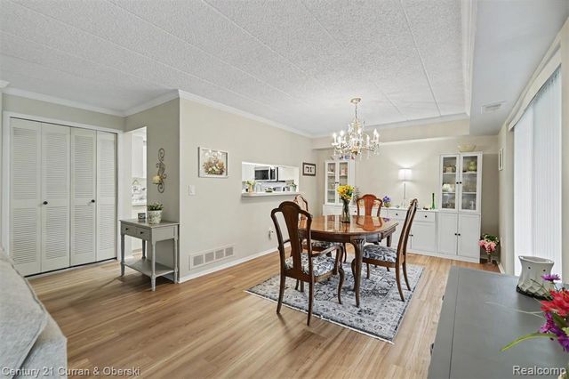 18327 University Park Drive, Livonia, MI 48152