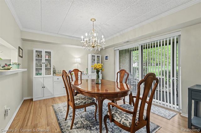 18327 University Park Drive, Livonia, MI 48152