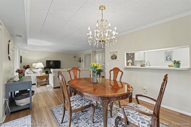 18327 University Park Drive, Livonia, MI 48152