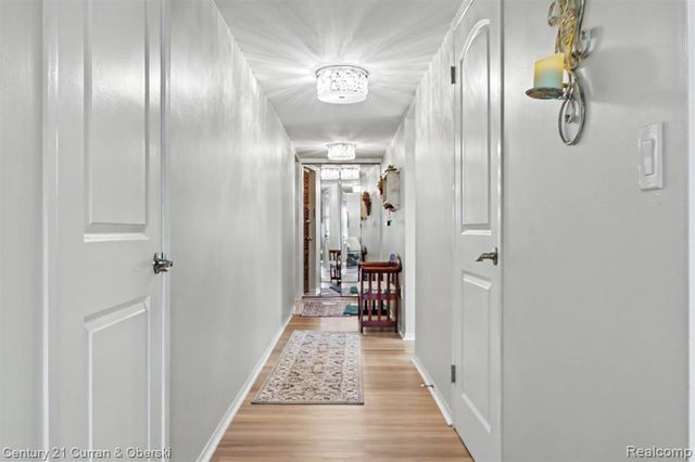 18327 University Park Drive, Livonia, MI 48152