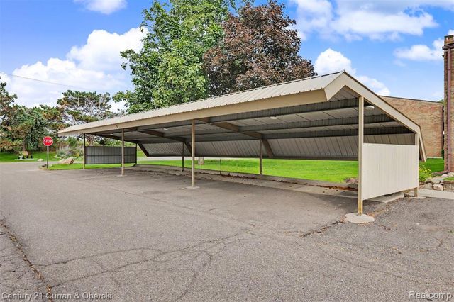 18327 University Park Drive, Livonia, MI 48152