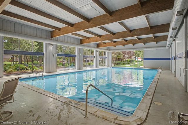18327 University Park Drive, Livonia, MI 48152