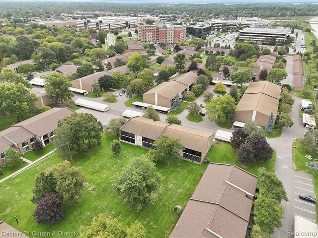 18327 University Park Drive, Livonia, MI 48152