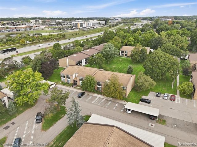 18327 University Park Drive, Livonia, MI 48152