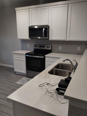 100 Drifter LN, Jarrell, TX 76537