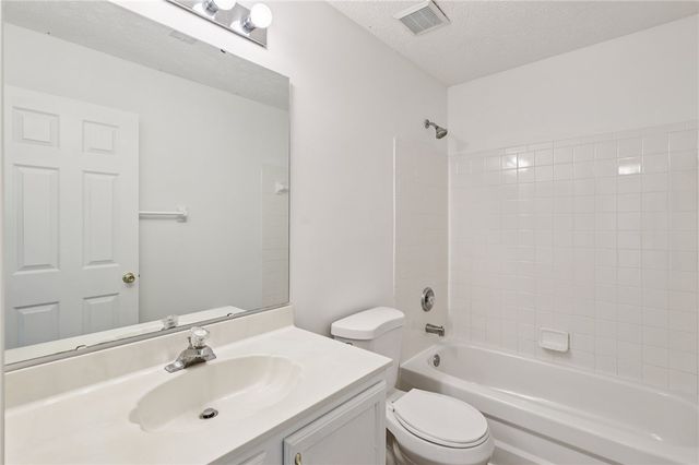 165 Meadows Drive Drive, Springboro, OH 45066