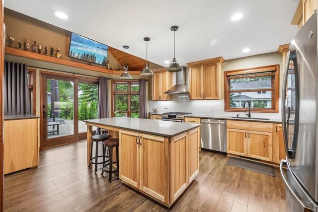 740 Glenwood Court, Jefferson, WI 53549