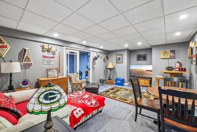 740 Glenwood Court, Jefferson, WI 53549
