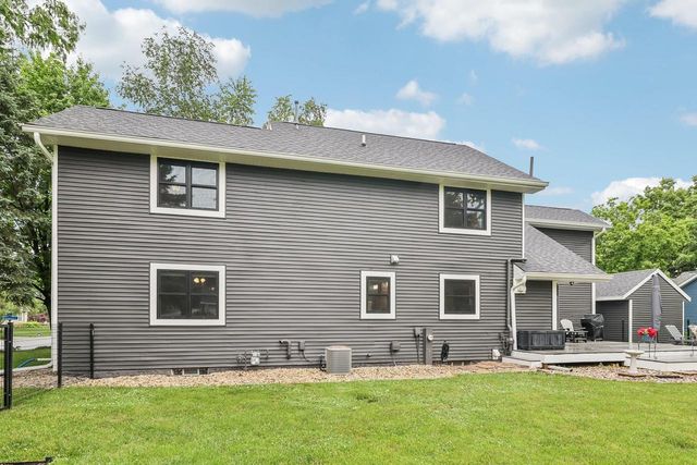 740 Glenwood Court, Jefferson, WI 53549
