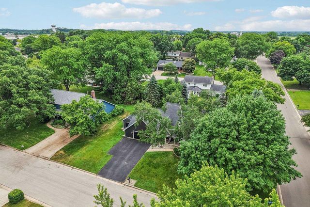740 Glenwood Court, Jefferson, WI 53549