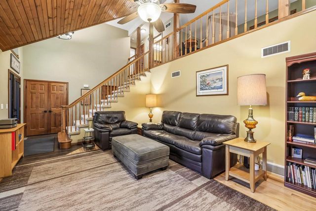 740 Glenwood Court, Jefferson, WI 53549
