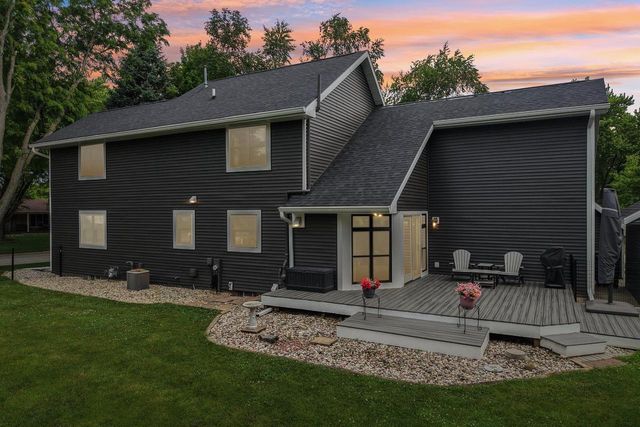 740 Glenwood Court, Jefferson, WI 53549