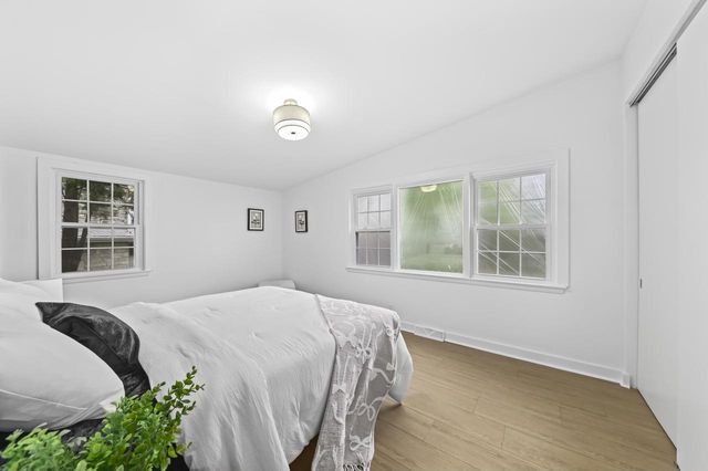 10063 W Grantosa DRIVE, Milwaukee, WI 53222