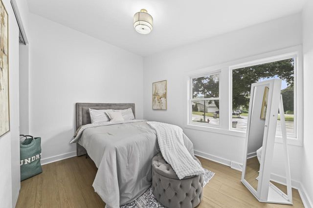 10063 W Grantosa DRIVE, Milwaukee, WI 53222