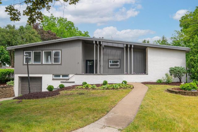 10063 W Grantosa DRIVE, Milwaukee, WI 53222
