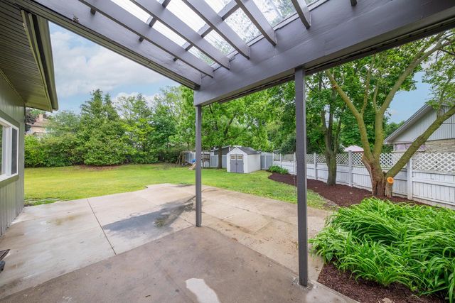 10063 W Grantosa DRIVE, Milwaukee, WI 53222
