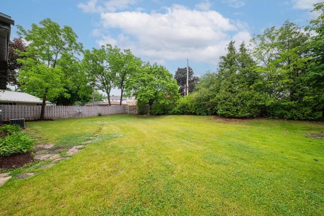10063 W Grantosa DRIVE, Milwaukee, WI 53222
